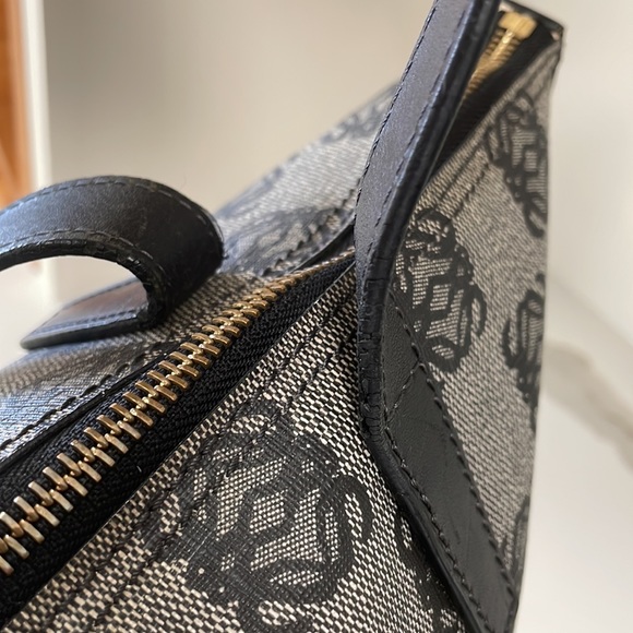 Loewe Black Printed Anagram Tote Bag - Picture 10 of 17